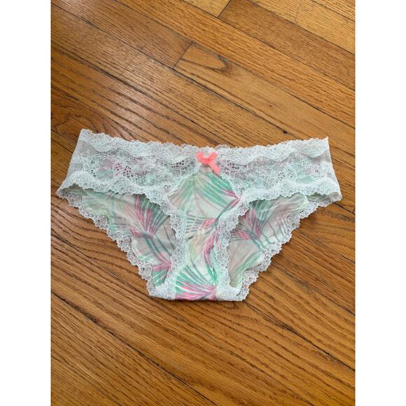 Victoria's Secret Bra and Panty set - Picture 6 of 8